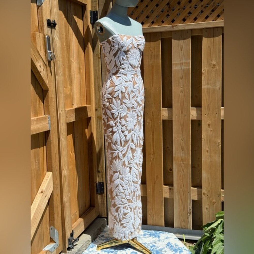 🆕 BRONX & BANCO 🧿 NWOT Dahlia Gown, White Sequin Floral Gown - Sz XS US 2 - Picture 5 of 14